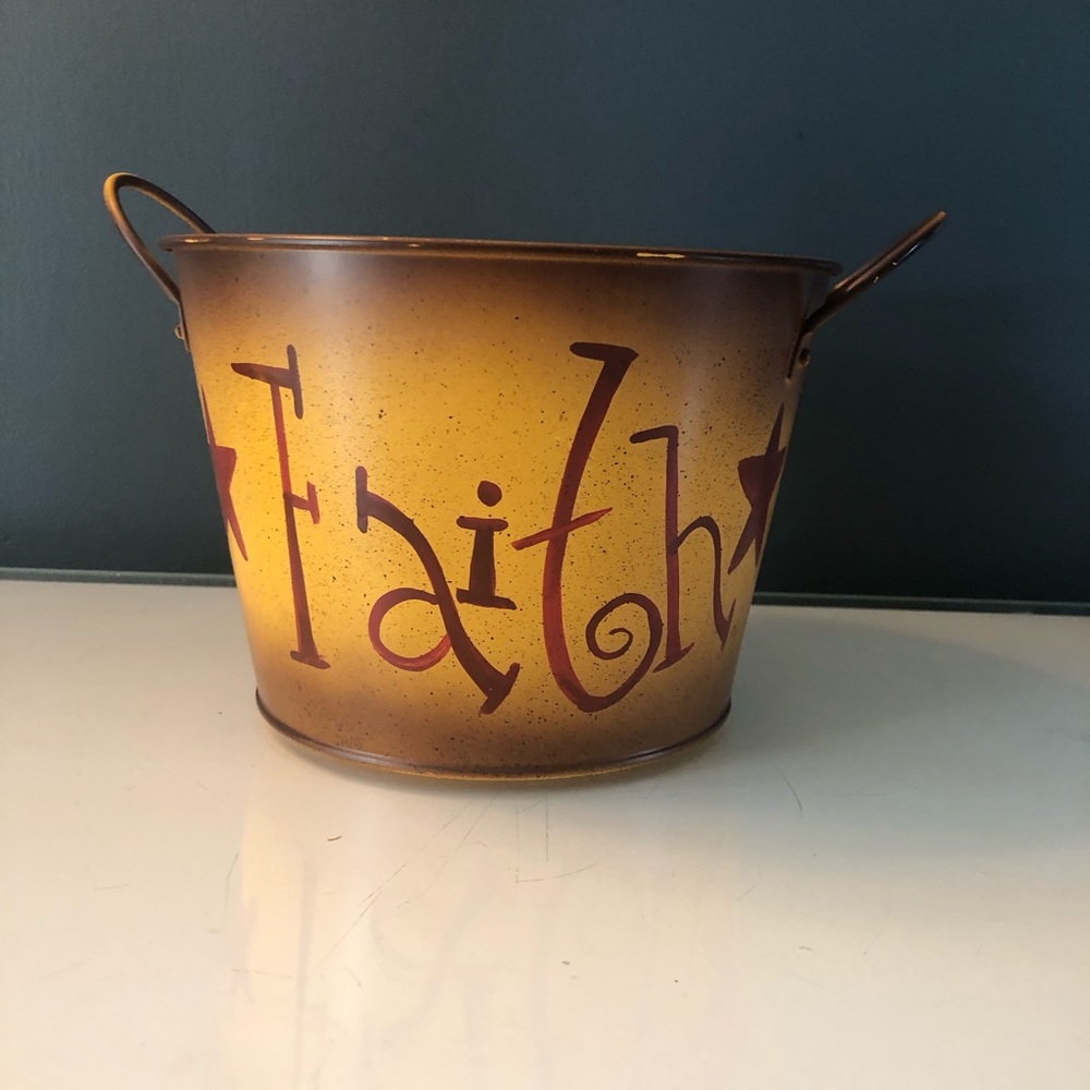 Rustic “Faith” tin.